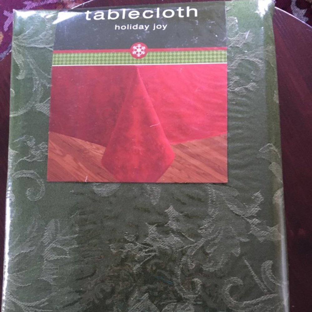 Bed Bath & Beyond Holiday Joy 60"x144" Oblong Olive tablecloth